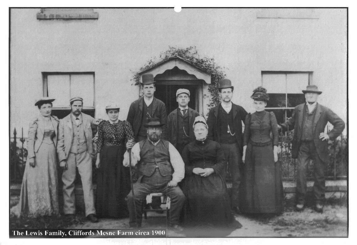 Lewis Family 1900